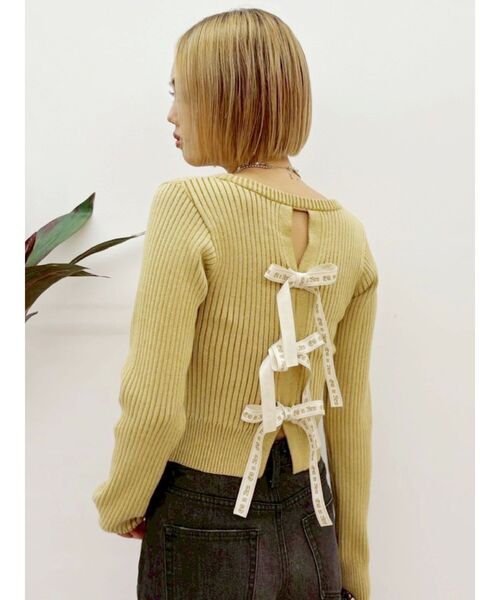 EVRIS（エヴリス）の「バックリボンニットトップス（ニット/セーター・レディース・ブラック/ピンク/ブラウン/イエロー・FREE）」の3枚目の写真