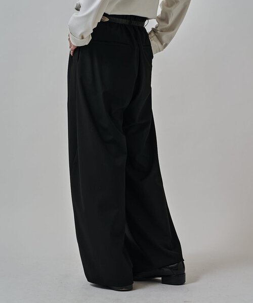 鬼タックカーブパンツ（スラックス）｜Lui's（ルイス）のファッション