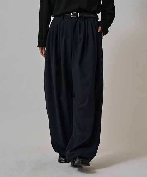 鬼タックカーブパンツ（スラックス）｜Lui's（ルイス）のファッション