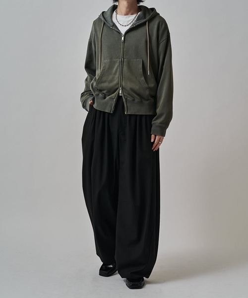 鬼タックカーブパンツ（スラックス）｜Lui's（ルイス）のファッション