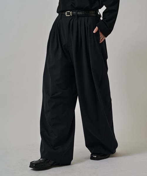 鬼タックカーブパンツ（スラックス）｜Lui's（ルイス）のファッション