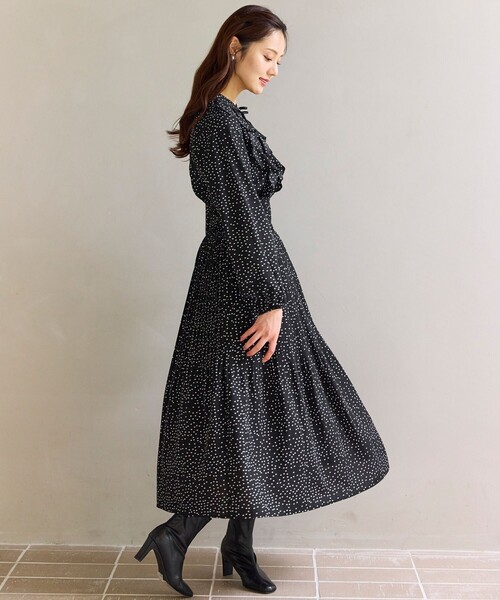 Feroux（フェルゥ）の「ウエストシャーリングラッフル ワンピース（ワンピース・レディース・ベージュ系1/ブラック系1/ネイビー系・MEDIUM/SMALL）」の10枚目の写真