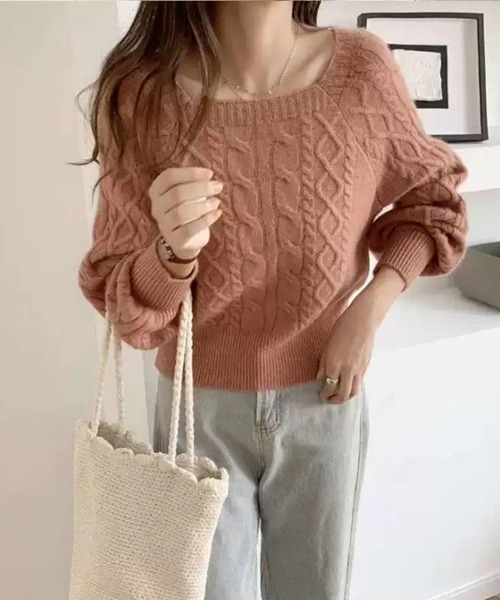 WESTSEA(ウエストシー)の「スクエアネック × バルーンスリーブ ケーブルニット ショート丈(ニット/セーター・レディース・ブラック/ピンク/オフホワイト・FREE)」の3枚目の写真