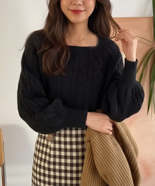 WESTSEA(ウエストシー)の「スクエアネック × バルーンスリーブ ケーブルニット ショート丈(ニット/セーター・レディース・ブラック/ピンク/オフホワイト・FREE)」の1枚目の写真