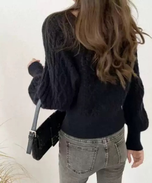 WESTSEA(ウエストシー)の「スクエアネック × バルーンスリーブ ケーブルニット ショート丈(ニット/セーター・レディース・ブラック/ピンク/オフホワイト・FREE)」の12枚目の写真