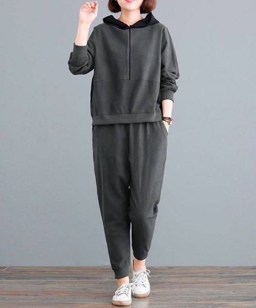 SallyLunn(サリーラン)の「トレーニング上下セットウェア(セットアップ・レディース・グレー/ブラック・L/M)」の1枚目の写真
