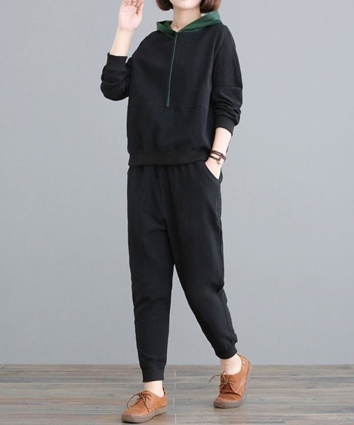SallyLunn(サリーラン)の「トレーニング上下セットウェア(セットアップ・レディース・グレー/ブラック・L/M)」の7枚目の写真