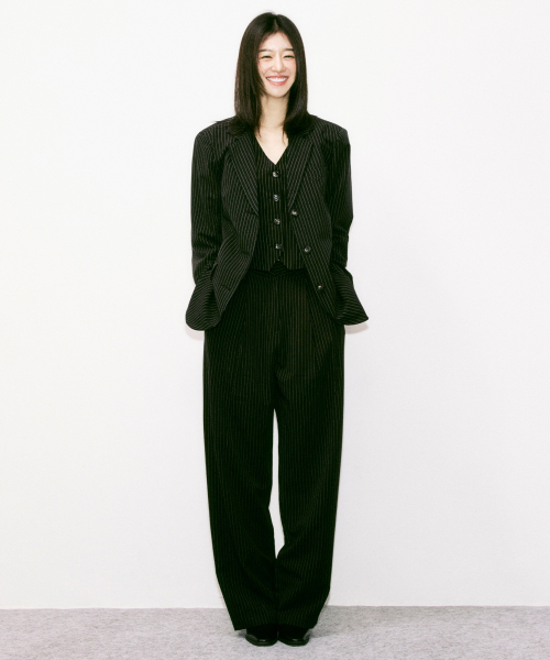 NICK&NICOLE(ニックアンドニコール)の「TAILORED STRIPE PINTUCK SLACKS_BLACK(スラックス・レディース・その他・SMALL/MEDIUM/LARGE)」の1枚目の写真