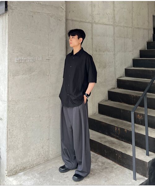 DNSR(ディーエヌエスアール)の「マルチプリーツワイドスラックスチャコール(スラックス・メンズ・その他・SMALL/MEDIUM/LARGE/X-LARGE)」の9枚目の写真