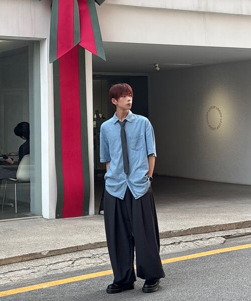 DNSR(ディーエヌエスアール)の「マルチプリーツワイドスラックスチャコール(スラックス・メンズ・その他・SMALL/MEDIUM/LARGE/X-LARGE)」の10枚目の写真