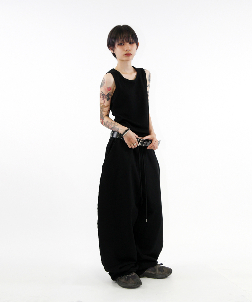 CRIGUN（クリガン）の「Wide Track Pants Max Over Fit BLACK（スウェットパンツ・レディース・ブラック・MEDIUM/LARGE/X-LARGE）」の2枚目の写真