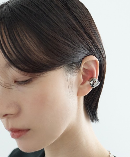 ciite' surgical stainless(シーテサージカルステンレス)の「【 金属アレルギー対応 】 サージカルステンレス ボリュームイヤーカフ(片耳用)(イヤーカフ・レディース・シルバー/ゴールド・FREE)」の5枚目の写真