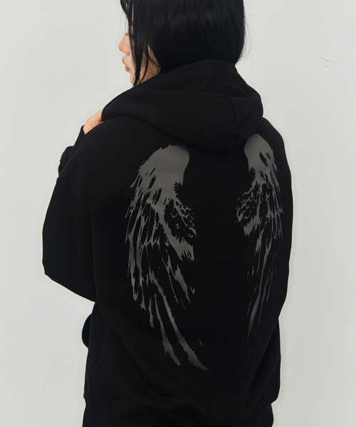 GRAVER（グレーバー）の「[UNISEX]WINGS フードジップアップ_ブラック（パーカー・レディース・ブラック・MEDIUM/LARGE）」の2枚目の写真