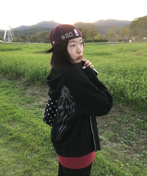 GRAVER（グレーバー）の「[UNISEX]WINGS フードジップアップ_ブラック（パーカー・レディース・ブラック・MEDIUM/LARGE）」の12枚目の写真