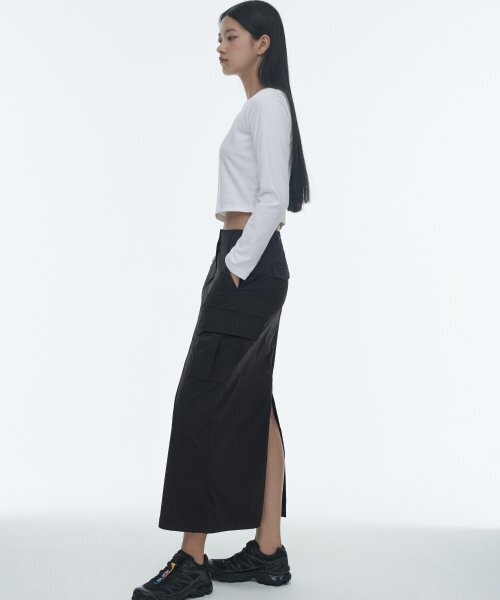 MUSINSA STANDARD WOMAN（ムシンサスタンダードウーマン）の「[クールタンダード] ウィメンズ クルーネック クロップ 長袖Tシャツ [ホワイト]（Tシャツ/カットソー・レディース・その他・SMALL/X-SMALL）」の2枚目の写真