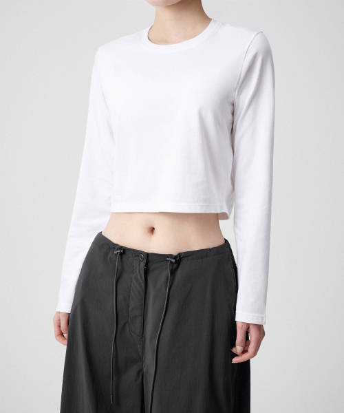 MUSINSA STANDARD WOMAN（ムシンサスタンダードウーマン）の「[クールタンダード] ウィメンズ クルーネック クロップ 長袖Tシャツ [ホワイト]（Tシャツ/カットソー・レディース・その他・SMALL/X-SMALL）」の5枚目の写真