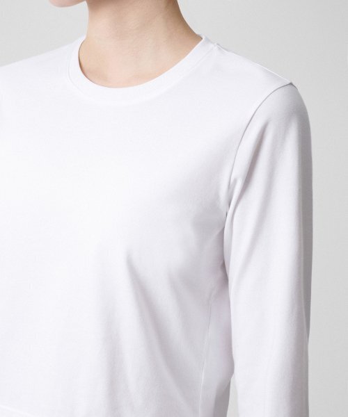 MUSINSA STANDARD WOMAN（ムシンサスタンダードウーマン）の「[クールタンダード] ウィメンズ クルーネック クロップ 長袖Tシャツ [ホワイト]（Tシャツ/カットソー・レディース・その他・SMALL/X-SMALL）」の7枚目の写真