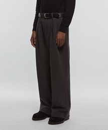 VTWO（ブイツー）の「[FW] デイリー ワイド ツーピンタックスラックス_チャコール（スラックス）」