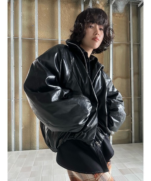 ELCHELE(エルチェレ)の「PADDED BOMBER JACKET(ブルゾン・レディース・ダークブラウン系1/ブラック・FREE)」の9枚目の写真