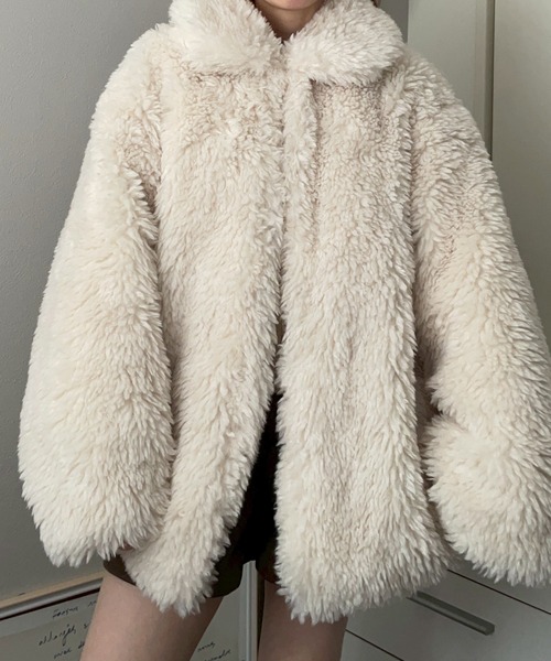 merrylatte（メリーラテ）の「シープファーラウンドネックミドル丈コート【NOUA】（その他アウター・レディース・アイボリー・FREE）」の3枚目の写真