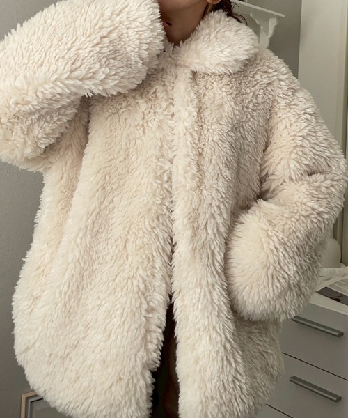 merrylatte（メリーラテ）の「シープファーラウンドネックミドル丈コート【NOUA】（その他アウター・レディース・アイボリー・FREE）」の4枚目の写真