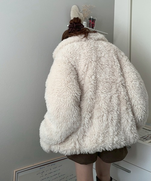 merrylatte（メリーラテ）の「シープファーラウンドネックミドル丈コート【NOUA】（その他アウター・レディース・アイボリー・FREE）」の10枚目の写真