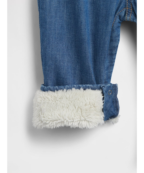GAP(ギャップ)の「あったか裏地 デニム くまさんポケット オーバーオール (ベビー)(サロペット/オーバーオール・キッズ・インディゴブルー・60cm/80cm/70cm/90cm)」の3枚目の写真