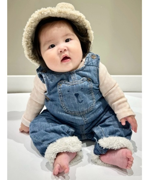 GAP(ギャップ)の「あったか裏地 デニム くまさんポケット オーバーオール (ベビー)(サロペット/オーバーオール・キッズ・インディゴブルー・60cm/80cm/70cm/90cm)」の6枚目の写真