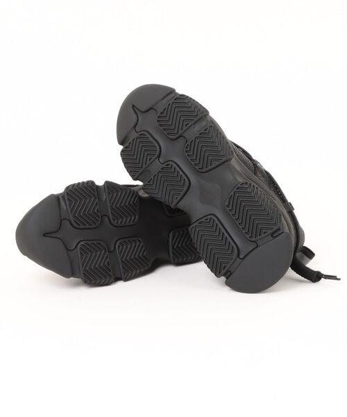 STEVE MADDEN(スティーブマデン)の「ボリュームソール ラインストーンスニーカー/S.MADDEN VAULT-2R-VA(スニーカー・レディース・ホワイト/ブラック・22.5cm/23.0cm/23.5cm/23.5-24/24.0cm/24.5cm)」の4枚目の写真