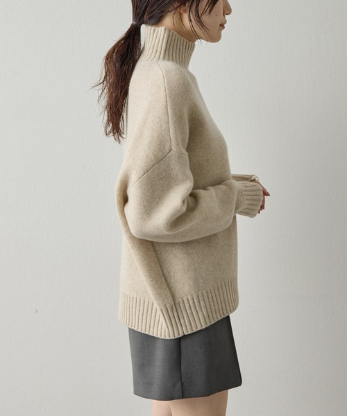 Drawing Numbers(ドローイング ナンバーズ)の「【Drawing Numbers】接結ルーズタートルニット(ニット/セーター・レディース・ネイビー/ライトベージュ/サックスブルー・38)」の22枚目の写真