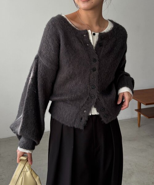 CAPRICIEUX LE'MAGE（カプリシューレマージュ）の「【前後2WAY】モヘア起毛パフカーディガン（カーディガン/ボレロ・レディース・チャコールグレー/ピンク/モカ・FREE）」の11枚目の写真