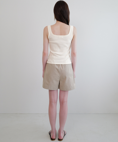 ANDNEEDS(アンドニーズ)の「Eyelet button sleeveless (ivory)(Tシャツ/カットソー・レディース・その他・FREE)」の3枚目の写真
