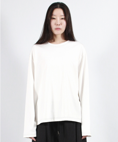 DEMARC(ドゥマーク)の「OUTSTITCH LOOSE FIT LONG SLEEVE TEE - White(Tシャツ/カットソー・レディース・その他・LARGE/MEDIUM)」の5枚目の写真