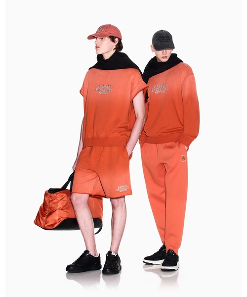 ARMANI EXCHANGE(アルマーニエクスチェンジ)の「【A|X アルマーニ エクスチェンジ】AXロゴ スウェットプルオーバー(EC限定カラー含)(スウェット・メンズ・グレイッシュベージュ/ブラック・LARGE/MEDIUM/SMALL/X-LARGE/X-SMALL/XX-LARGE)」の9枚目の写真