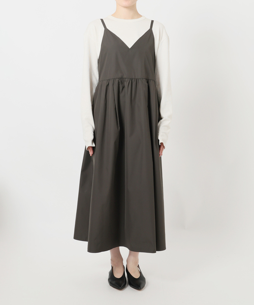 SLOBE IENA(スローブイエナ)の「マットタフタキャミワンピース(ワンピース・レディース・カーキ/ネイビー・FREE)」の17枚目の写真