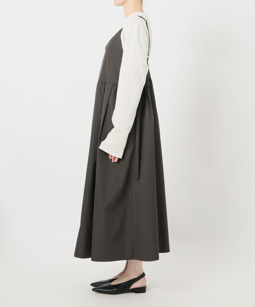 SLOBE IENA(スローブイエナ)の「マットタフタキャミワンピース(ワンピース・レディース・カーキ/ネイビー・FREE)」の18枚目の写真