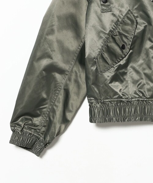 BEAMS(ビームス)の「フェイクレイヤード フライトジャケット【ワイドショートフィット】(ブルゾン・メンズ・ブラック/オリーブ・S/M/XL/L)」の12枚目の写真