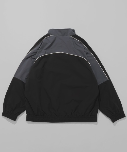 Bukta(バクタ)の「撥水ライトトラックジャケット(その他アウター・メンズ・ブラック/ネイビー/ベージュ・MEDIUM/X-LARGE/LARGE)」の13枚目の写真