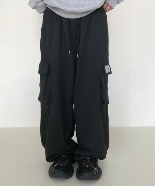 COIRIS_（コイリス）の「◇COIRIS◇ブランド直輸入正規品/ラルジオ カーゴ ワイド スウェット パンツ LARGIO CARGO WIDE SWEAT PANTS（スウェットパンツ・レディース・グレー/ブラック・FREE）」の3枚目の写真