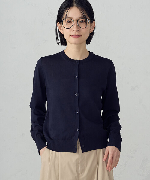 COMME CA ISM（コムサイズム）の「【UVカット・ウォッシャブル】ベーシック クルーネックカーディガン（カーディガン/ボレロ・レディース・ネイビー/ブラック/アイボリー/グリーン・LARGE/MEDIUM）」の4枚目の写真