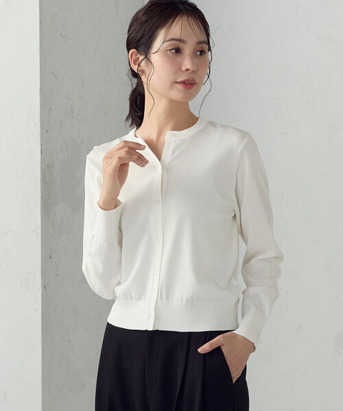 COMME CA ISM（コムサイズム）の「【UVカット・ウォッシャブル】ベーシック クルーネックカーディガン（カーディガン/ボレロ・レディース・ネイビー/ブラック/アイボリー/グリーン・LARGE/MEDIUM）」の2枚目の写真