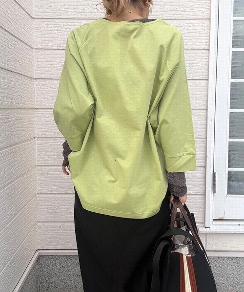 Q（キュー）の「ラウンドネック刺繍T（Tシャツ/カットソー・レディース・ブラック/ライトグリーン・MEDIUM）」の16枚目の写真