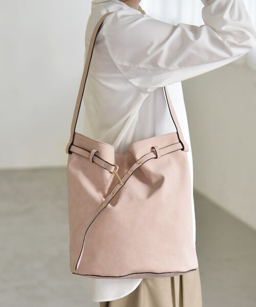 quaranciel（カランシエル）の「quaranciel: ワンハンドル ベルトデザイン トート バッグ（A4対応）（トートバッグ・レディース・ベージュ/グレー/ピンク・ONE SIZE）」の17枚目の写真