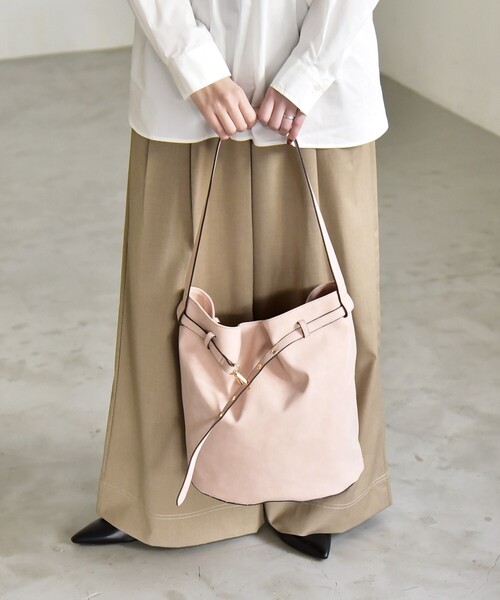 quaranciel（カランシエル）の「quaranciel: ワンハンドル ベルトデザイン トート バッグ（A4対応）（トートバッグ・レディース・ベージュ/グレー/ピンク・ONE SIZE）」の14枚目の写真