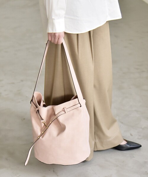 quaranciel（カランシエル）の「quaranciel: ワンハンドル ベルトデザイン トート バッグ（A4対応）（トートバッグ・レディース・ベージュ/グレー/ピンク・ONE SIZE）」の13枚目の写真