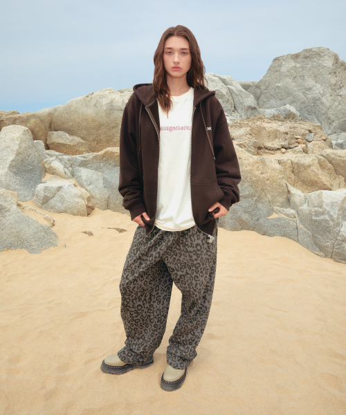 LMCの「S OG STRAIGHT SWEAT PANTS black（その他パンツ・レディース・その他・L/M/S）」の21枚目の写真