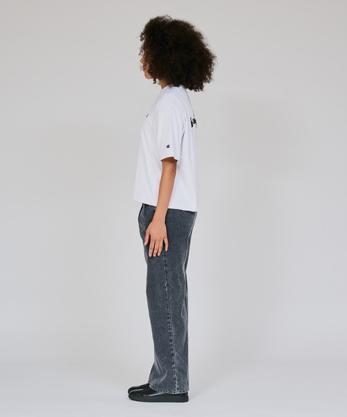 Champion(チャンピオン)の「【Champion/チャンピオン】レディース ショートスリーブTシャツ(Tシャツ/カットソー・レディース・ダークブラウン/モスグリーン/オフホワイト/ブルー系その他3・MEDIUM/LARGE)」の9枚目の写真