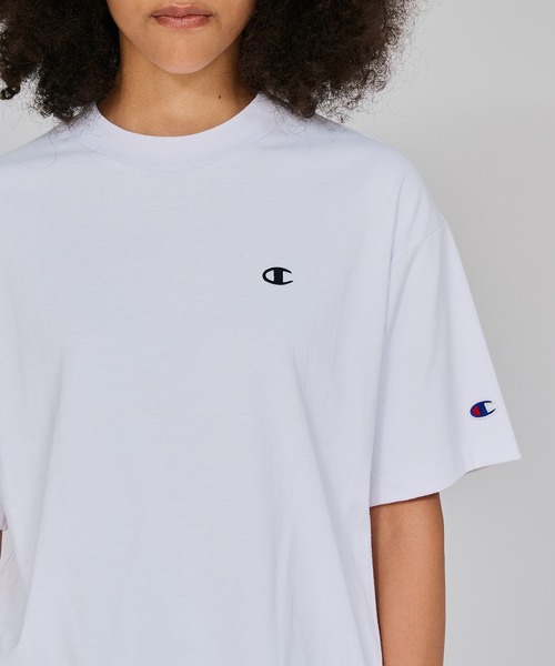 Champion(チャンピオン)の「【Champion/チャンピオン】レディース ショートスリーブTシャツ(Tシャツ/カットソー・レディース・ダークブラウン/モスグリーン/オフホワイト/ブルー系その他3・MEDIUM/LARGE)」の5枚目の写真