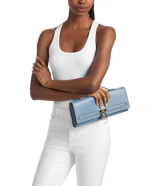 MICHAEL KORS（マイケルコース）の「HAMILTON MODERNE レザー コンバーチブル ショルダー ミディアム（クラッチバッグ・レディース・ブルー系・FREE）」の2枚目の写真