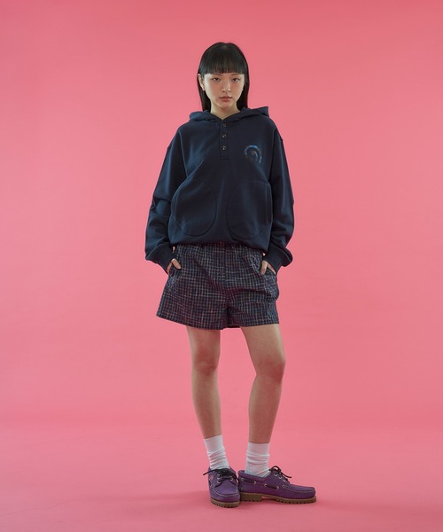 WISH FOR EVER（ウィッシュフォーエバー）の「【 4color / 3size 】SWEAT ONE POINT PATCHWORK HENRY HOODIE / ワンポイントパッチワークヘンリースウェットフーディ（パーカー・メンズ・ネイビー/レッド/ダークグリーン/グレー・MEDIUM/LARGE/SMALL）」の22枚目の写真